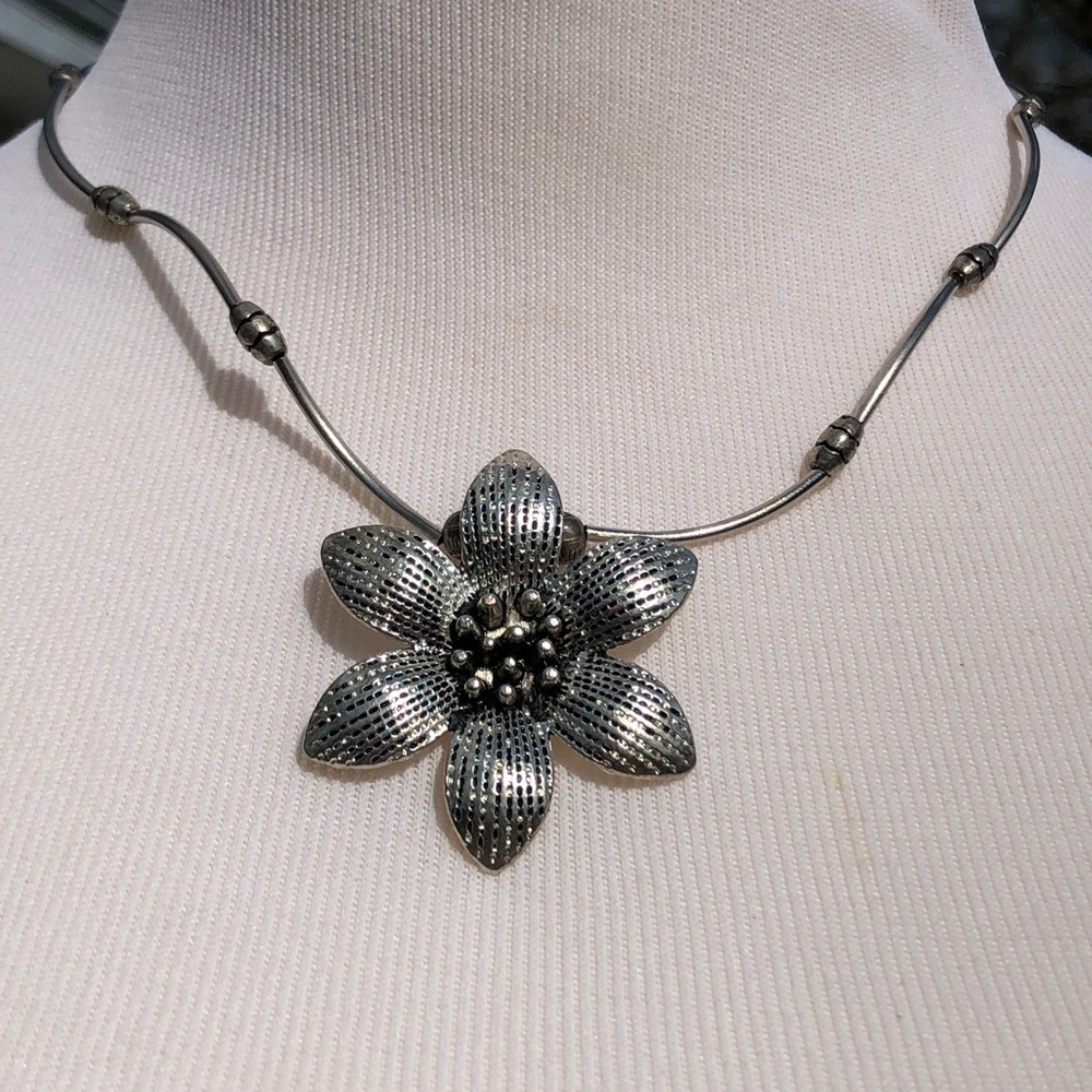 - Rustic Silver Etch Flower Necklace! NEW!